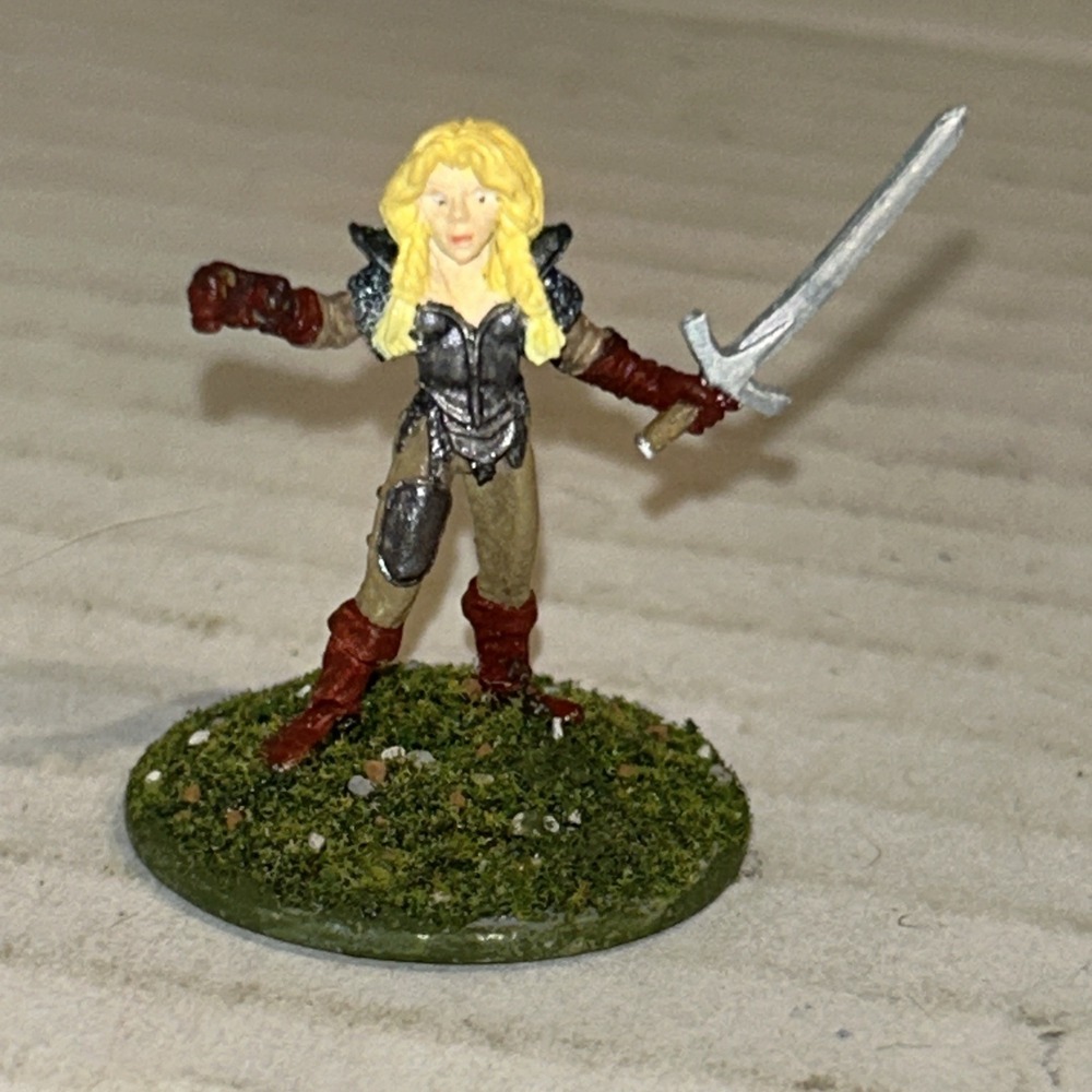 Ral Partha Dragonlance Woman Blonde Warrior Sword‎ Metal Warhammer